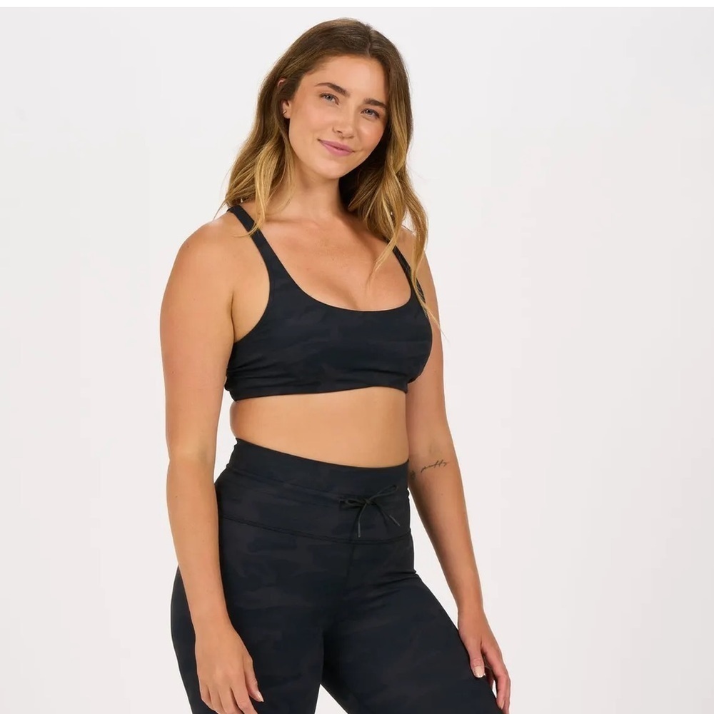 Vuori | Yosemite Sports Bra Black Camo